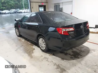 2012 Toyota Camry L z VIN 4T1BF1FK6CU176372, wystawiony jako IAAI lot #42437562 z przebiegiem 217 583 mil mil oraz . Historia ofert i sprzedaży dostępna na DreamBid. Obrazek 3.