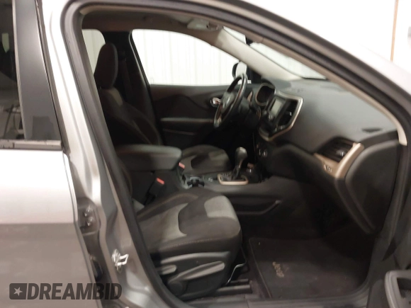2017 Jeep Cherokee Sport with VIN 1C4PJMAB6HW557359, listed as a IAAI auction lot 41793093 with 194,400 mi miles. Bid and sale history available at carsss.com. Image 5.