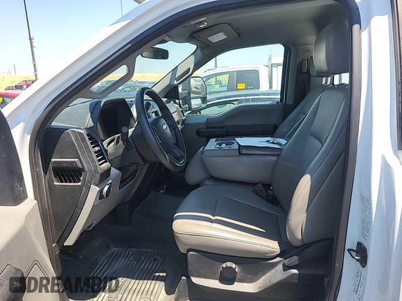 2020 Ford F-250 XL z VIN 1FDBF2B61LED11752, wystawiony jako IAAI lot #42786941 z przebiegiem 156 342 mil mil oraz . Historia ofert i sprzedaży dostępna na DreamBid. Obrazek 13.