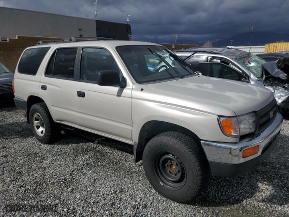 1998 Toyota 4Runner with VIN JT3GM84R4W0028634, listed as a Copart auction lot 45247195 with 338,367 mi miles and Clean Title. Bid and sale history available at carsss.com. Image 4.