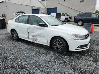 2015 Volkswagen Jetta SE z VIN 3VWD17AJ7FM220222, wystawiony jako Copart lot #62866345 z przebiegiem 68 273 mil mil oraz Szkoda całkowita • Salvage title. Historia ofert i sprzedaży dostępna na DreamBid. Obrazek 4.
