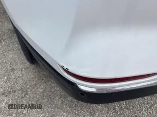 2020 Chevrolet Equinox LT z VIN 2GNAXJEV0L6158433, wystawiony jako IAAI lot #42556113 z przebiegiem 82 277 mil mil oraz . Historia ofert i sprzedaży dostępna na DreamBid. Obrazek 3.