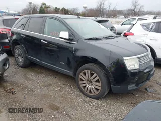 2009 Lincoln MKX with VIN 2LMDU88C19BJ06472, listed as a IAAI auction lot 40931032 with 218,397 mi miles. Bid and sale history available at carsss.com. Image 1.