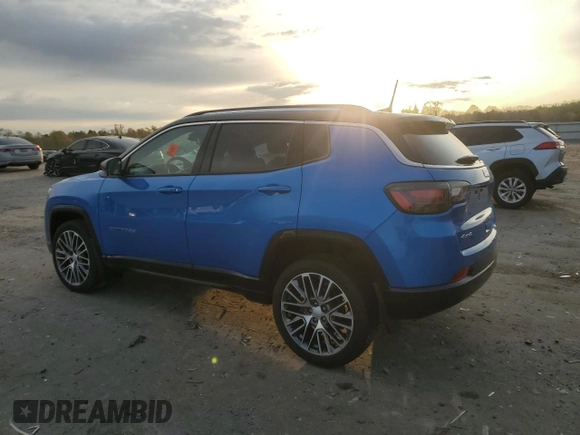 2022 Jeep Compass Limited with VIN 3C4NJDCB6NT105806, listed as a Copart auction lot 52670825 with 15,417 mi miles and Salvage title. Bid and sale history available at DreamBid. Image 2.