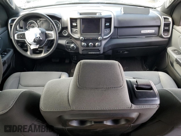 2022 Ram 1500 Big Horn z VIN 1C6RREBG2NN202103, wystawiony jako Copart lot #46644485 z przebiegiem 53 375 mil mil oraz Czysty tytuł • Clean title. Historia ofert i sprzedaży dostępna na DreamBid. Obrazek 8.