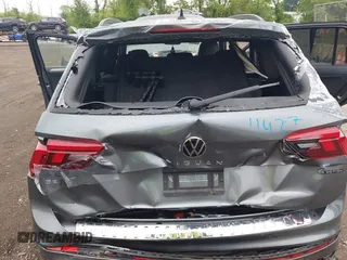 2024 Volkswagen Tiguan SE R-Line Black с VIN 3VV8B7AX4RM136788, выставлен на аукционе IAAI как лот 42246926 с пробегом 5 342 миль миль и . История ставок и продаж доступна на DreamBid. Изображение 6.