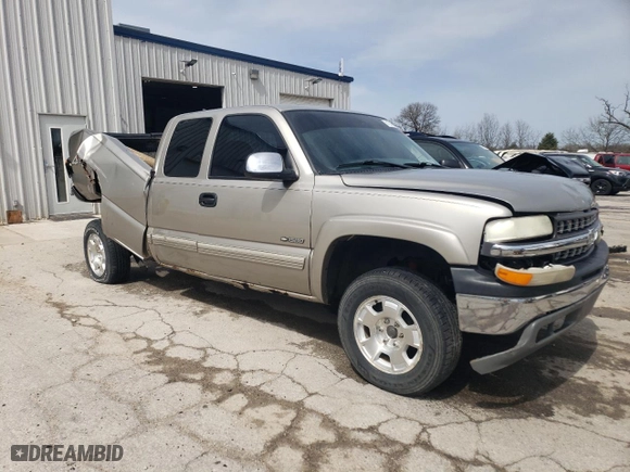 2000 Chevrolet Silverado 1500 LS with VIN 2GCEK19T2Y1308662, listed as a Copart auction lot 51215015 with 320,200 mi miles and Salvage Title. Bid and sale history available at carsss.com. Image 4.