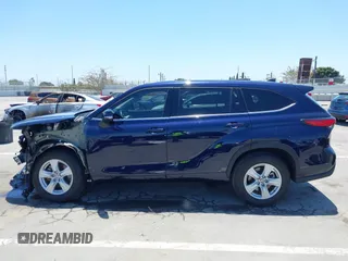 2022 Toyota Highlander LE with VIN 5TDZZRAH2NS550598, listed as a IAAI auction lot 42317212 with 42,102 mi miles and . Bid and sale history available at DreamBid. Image 15.