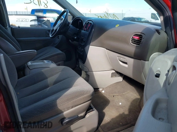 2005 Dodge Grand Caravan with VIN 2D4G944L75R310409, listed as a IAAI auction lot 41781132 with 128,120 mi miles and . Bid and sale history available at DreamBid. Image 5.