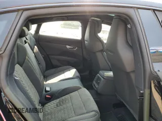 2023 Audi e-tron GT Prestige z VIN WAUDJBFWXP7003055, wystawiony jako Copart lot #71028874 z przebiegiem 7107 mil mil oraz Szkody całkowita. Historia ofert i sprzedaży dostępna na DreamBid. Obrazek 10.