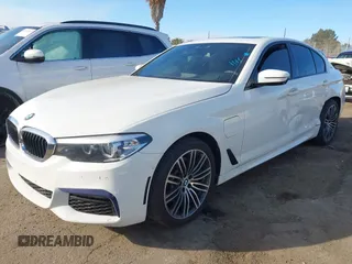 2019 BMW 5 Series 530e iPerformance with VIN WBAJA9C55KB254885, listed as a IAAI auction lot 41398164 with 62,781 mi miles. Bid and sale history available at carsss.com. Image 17.