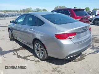 2015 Chrysler 200 S with VIN 1C3CCCBG2FN505330, listed as a IAAI auction lot 41935604 with 189,260 mi miles. Bid and sale history available at carsss.com. Image 3.