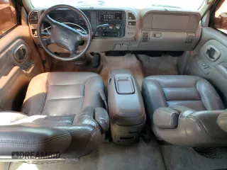 1997 GMC Suburban with VIN 1GKGK26J7VJ748464, listed as a Copart auction lot 52597135 with 176,109 mi miles and Salvage Title. Bid and sale history available at carsss.com. Image 8.