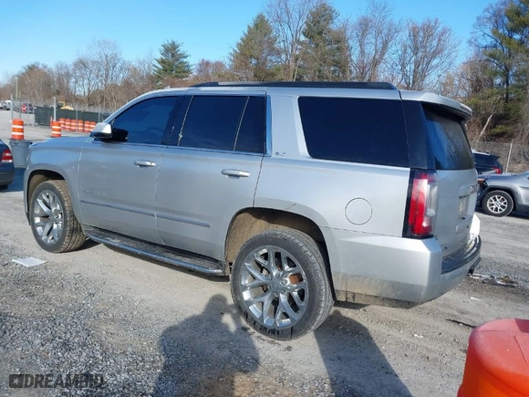 2019 GMC Yukon SLT with VIN 1GKS2BKC0KR107722, listed as a IAAI auction lot 41663341 with 111,782 mi miles. Bid and sale history available at carsss.com. Image 3.