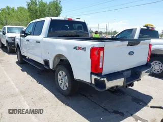 2024 Ford F-250 XL with VIN 1FT7W2BT9RED57676, listed as a IAAI auction lot 42593411 with 40,438 mi miles and . Bid and sale history available at DreamBid. Image 3.