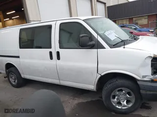 2008 GMC Savana Cargo Van with VIN 1GTGG25CX81235617, listed as a IAAI auction lot 41353274 with 209,888 mi miles. Bid and sale history available at carsss.com. Image 14.