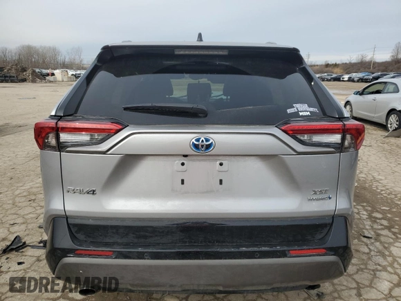 2021 Toyota RAV4 Hybrid XSE z VIN 4T3E6RFV2MU060908, wystawiony jako Copart lot #44738455 z przebiegiem 74 536 mil mil oraz Szkoda całkowita • Salvage title. Historia ofert i sprzedaży dostępna na DreamBid. Obrazek 6.