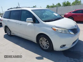 2015 Toyota Sienna XLE с VIN 5TDYK3DCXFS663083, выставлен на аукционе IAAI как лот 41967621 с пробегом 177 472 миль миль и . История ставок и продаж доступна на DreamBid. Изображение 1.