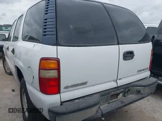 2003 Chevrolet Tahoe LS with VIN 1GNEC13V83R261152, listed as a IAAI auction lot 42546536 with 50,695 mi miles and . Bid and sale history available at DreamBid. Image 3.