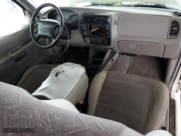 2000 Ford Explorer XLT with VIN 1FMZU73E9YZB47416, listed as a Copart auction lot 44131665 with 241,417 mi miles and Salvage Title. Bid and sale history available at carsss.com. Image 8.