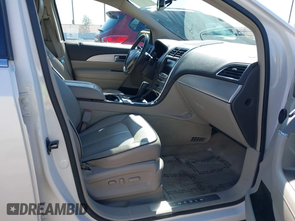 2013 Lincoln MKX with VIN 2LMDJ6JK4DBL09038, listed as a IAAI auction lot 42035674 with 196,693 mi miles. Bid and sale history available at carsss.com. Image 5.