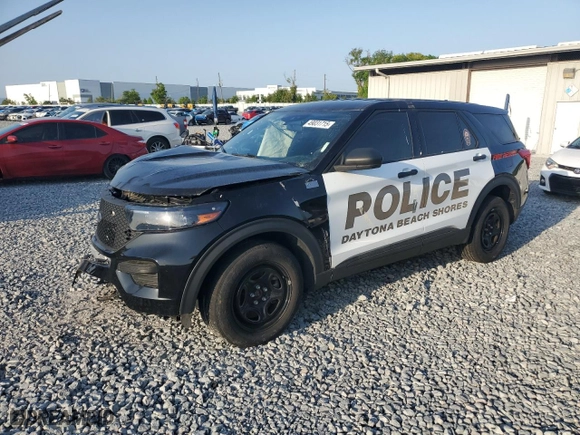 2022 Ford Police Interceptor Utility with VIN 1FM5K8AW3NNA02297, listed as a Copart auction lot 49031715 with 9,166 mi miles and Non Repairable. Bid and sale history available at carsss.com. Image 1.