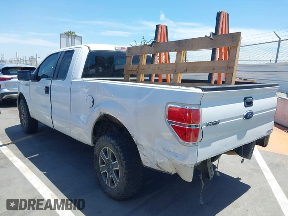 2014 Ford F-150 XL with VIN 1FTEX1CMXEFD13082, listed as a IAAI auction lot 40035539 with 204,751 mi miles and . Bid and sale history available at DreamBid. Image 3.