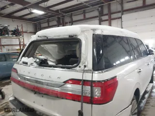 2019 Lincoln Navigator Reserve with VIN 5LMJJ2LT1KEL25094, listed as a IAAI auction lot 41258495 with 63,139 mi miles. Bid and sale history available at carsss.com. Image 6.