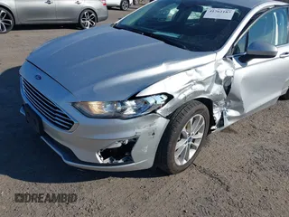 2019 Ford Fusion SE with VIN 3FA6P0HD7KR183757, listed as a IAAI auction lot 41762187 with 120,347 mi miles. Bid and sale history available at carsss.com. Image 6.
