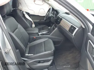 2023 Volkswagen Atlas SEL z VIN 1V2BR2CA9PC502866, wystawiony jako IAAI lot #41877062 z przebiegiem 18 605 mil mil oraz . Historia ofert i sprzedaży dostępna na DreamBid. Obrazek 5.