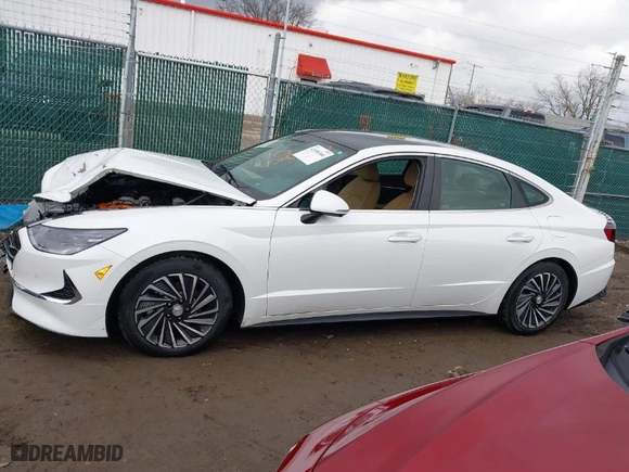 2021 Hyundai Sonata Hybrid Limited with VIN KMHL54JJ7MA031125, listed as a IAAI auction lot 41556366 with 47,562 mi miles. Bid and sale history available at carsss.com. Image 14.