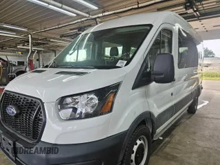 2024 Ford Transit Passenger XL z VIN 1FBAX2C87RKA32981, wystawiony jako IAAI lot #42791620 z przebiegiem 3 439 mil mil oraz . Historia ofert i sprzedaży dostępna na DreamBid. Obrazek 13.