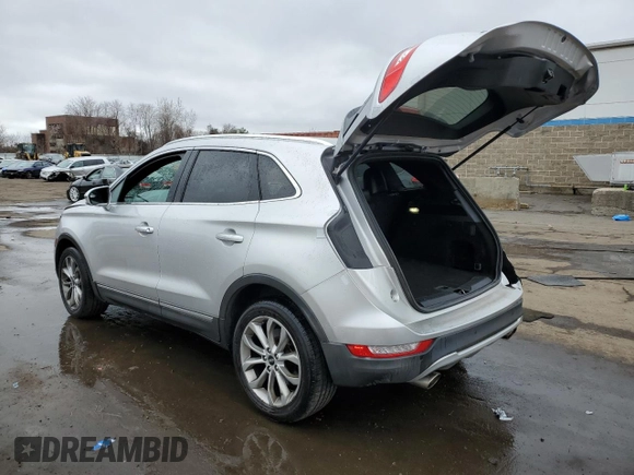 2015 Lincoln MKC z VIN 5LMCJ2A94FUJ10689, wystawiony jako Copart lot #49952045 z przebiegiem 128 040 mil mil oraz Szkoda całkowita • Salvage title. Historia ofert i sprzedaży dostępna na DreamBid. Obrazek 2.