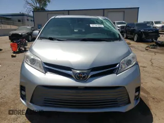 2020 Toyota Sienna XLE z VIN 5TDDZ3DC6LS228289, wystawiony jako Copart lot #57181645 z przebiegiem 69 830 mil mil oraz Szkoda całkowita • Salvage title. Historia ofert i sprzedaży dostępna na DreamBid. Obrazek 5.