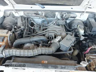 2000 Ford Ranger XL with VIN 1FTYR14VXYTB24131, listed as a IAAI auction lot 42182292 with 263,211 mi miles. Bid and sale history available at carsss.com. Image 10.