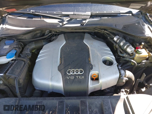 2013 Audi Q7 3.0L TDI Premium Plus with VIN WA1LMAFE7DD009295, listed as a IAAI auction lot 41895084 with 151,954 mi miles. Bid and sale history available at carsss.com. Image 10.