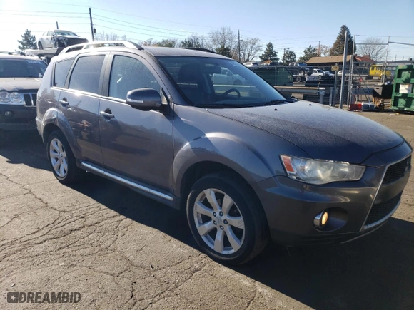 2010 Mitsubishi Outlander XLS with VIN JA4JT4AX7AZ005377, listed as a Copart auction lot 82234564 with 250,831 mi miles and Salvage Title. Bid and sale history available at carsss.com. Image 4.