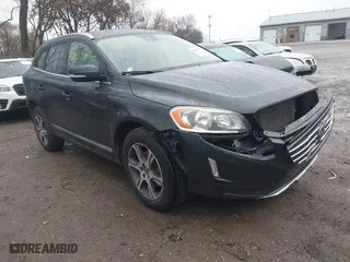 2014 Volvo XC60 3.0L R-Design Premier Plus with VIN YV4902DZ7E2514299, listed as a IAAI auction lot 40902977 with 140,117 mi miles. Bid and sale history available at carsss.com. Image 1.
