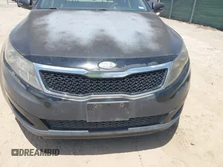 2011 Kia Optima LX z VIN KNAGM4A79B5131131, wystawiony jako IAAI lot #42456550 z przebiegiem 249 368 mil mil oraz . Historia ofert i sprzedaży dostępna na DreamBid. Obrazek 6.