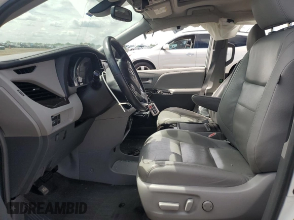 2019 Toyota Sienna XLE with VIN 5TDDZ3DC2KS210712, listed as a Copart auction lot 58591235 with Not provided miles and Salvage title. Bid and sale history available at DreamBid. Image 7.