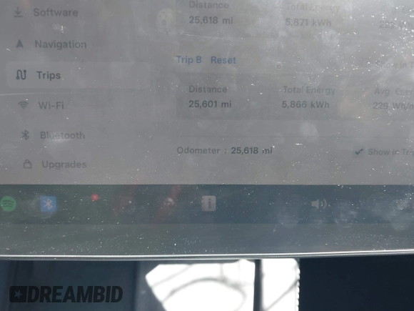 2023 Tesla Model 3 z VIN 5YJ3E1EA5PF639346, wystawiony jako IAAI lot #41896608 z przebiegiem 25 618 mil mil oraz . Historia ofert i sprzedaży dostępna na DreamBid. Obrazek 14.