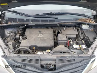 2011 Toyota Sienna LE AAS with VIN 5TDKK3DC8BS073125, listed as a IAAI auction lot 42018649 with 199,595 mi miles. Bid and sale history available at carsss.com. Image 10.