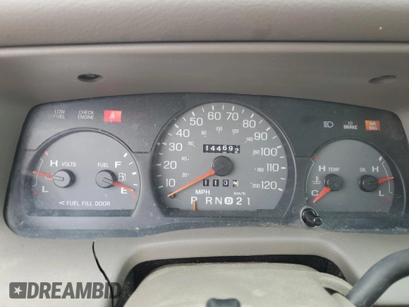 2000 Mercury Grand Marquis LS z VIN 2MEFM75WXYX726819, wystawiony jako Copart lot #52873675 z przebiegiem 144 692 mil mil oraz Nie do naprawy. Historia ofert i sprzedaży dostępna na DreamBid. Obrazek 9.