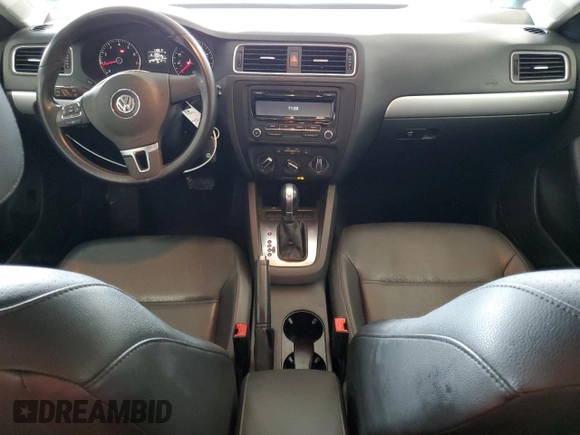 2013 Volkswagen Jetta SE with VIN 3VWDP7AJ1DM443688, listed as a Copart auction lot 55982585 with 137,112 mi miles and Salvage title. Bid and sale history available at DreamBid. Image 8.