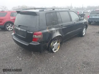 2006 Toyota Highlander w/3rd Row with VIN JTEEP21A360149298, listed as a IAAI auction lot 41451645 with 143,620 mi miles. Bid and sale history available at carsss.com. Image 4.