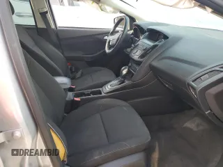 2018 Ford Focus SE z VIN 1FADP3F29JL272804, wystawiony jako Copart lot #49612625 z przebiegiem Nie podano mil oraz Czysty tytuł • Clean title. Historia ofert i sprzedaży dostępna na DreamBid. Obrazek 7.