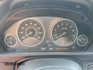 2013 BMW 3 Series 328i xDrive z VIN WBA3B5C52DF596210, wystawiony jako Copart lot #62370955 z przebiegiem 59 106 mil mil oraz Szkoda całkowita • Salvage title. Historia ofert i sprzedaży dostępna na DreamBid. Obrazek 9.