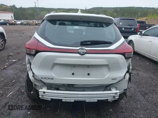 2024 Nissan Kicks SR with VIN 3N1CP5DV3RL482106, listed as a IAAI auction lot 41861960 with 29,876 mi miles. Bid and sale history available at carsss.com. Image 6.