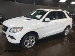 2014 Mercedes-Benz M 350 z VIN 4JGDA5HB4EA335552, wystawiony jako IAAI lot #41710609 z przebiegiem 156 523 mil mil oraz . Historia ofert i sprzedaży dostępna na DreamBid. Obrazek 2.