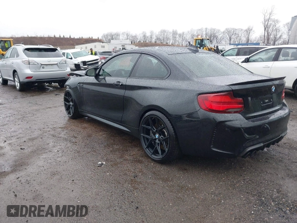 2020 BMW M2 Competition z VIN WBS2U7C05L7E24573, wystawiony jako IAAI lot #41688525 z przebiegiem 18 909 mil mil oraz . Historia ofert i sprzedaży dostępna na DreamBid. Obrazek 3.